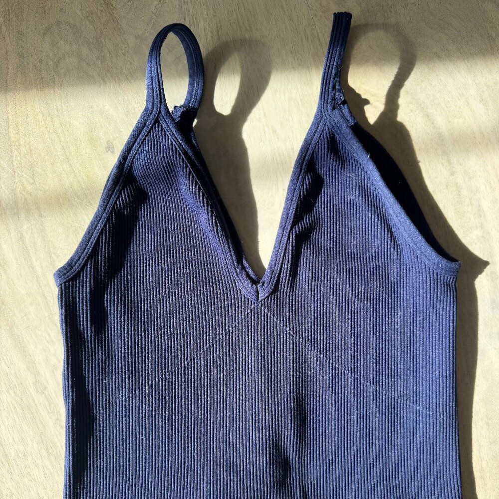FP Movement Free People Happiness Runs V-Neck Tank in Navy (Size M/L)